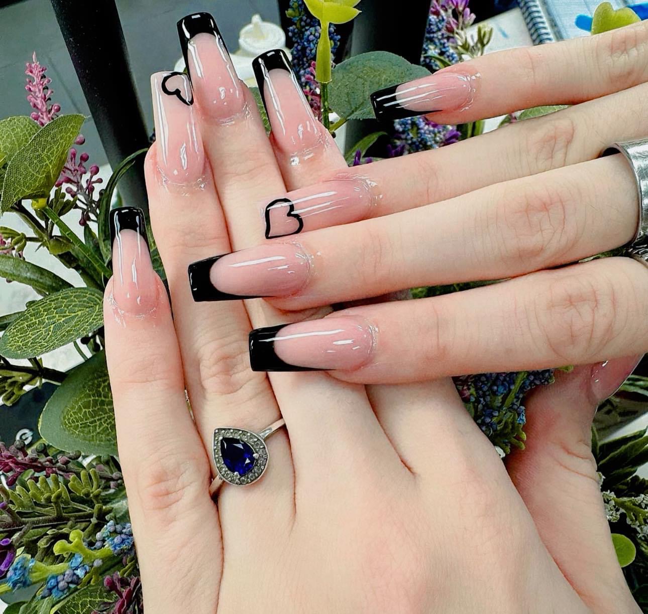 Queen Nails nail photo 4